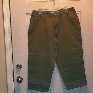 COPY - COPY - Mountain Lake Capri Length Pants Size 16 NWT Olive Green